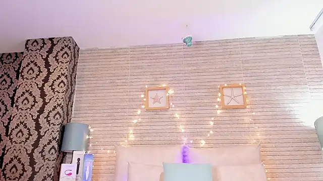 Catalinna Thompson online show from February 2, 2025, 6:10 pm