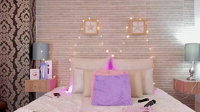 Catalinna Thompson online show from February 16, 2025, 6:21 pm