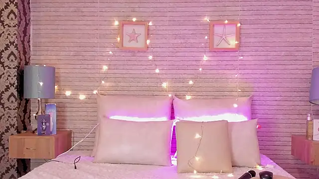 Catalinna Thompson online show from February 22, 2025, 12:08 pm