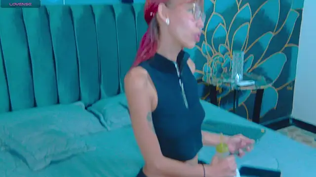 Snapshot of Lunamistyc chatting on January 13, 2026, 8:03 pm Lunamistyc online show from January 13, 2026, 8:03 pm