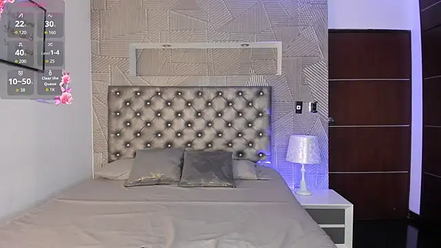 Snapshot of Valery_Diamond chatting on June 21, 2026, 12:02 am Valery Diamond online show from June 21, 2026, 12:02 am