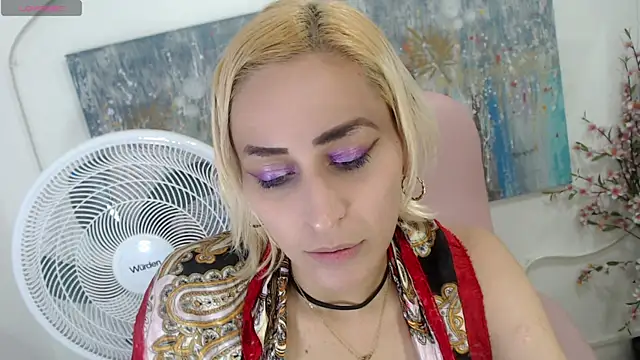 ariana crazzy online show from January 15, 2025, 9:30 pm