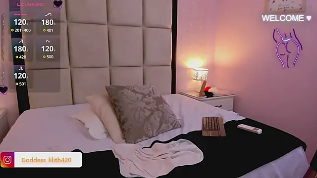 Snapshot of Goddess__Lilith chatting on December 23, 2024, 9:49 am Goddess Lilith online show from December 23, 2024, 9:49 am