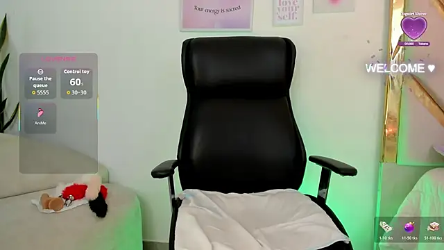 Snapshot of Goddess__Lilith chatting on October 29, 2025, 2:25 am Goddess Lilith online show from October 29, 2025, 2:25 am