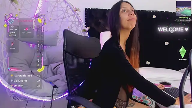 Snapshot of Goddess__Lilith chatting on November 13, 2025, 2:54 am Goddess Lilith online show from November 13, 2025, 2:54 am