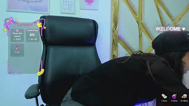 Snapshot of Goddess__Lilith chatting on November 18, 2025, 2:50 am Goddess Lilith online show from November 18, 2025, 2:50 am