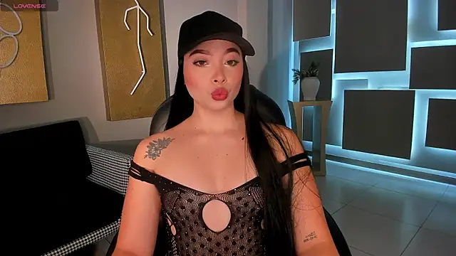 AlinaKravitz online show from December 22, 2025, 12:02 pm