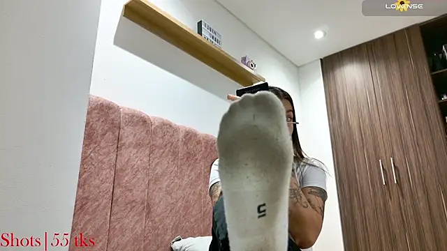 Emmy petit online show from November 8, 2025, 10:52 pm