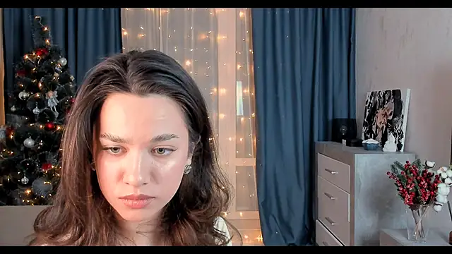 Snapshot of EmeliaReaper chatting on February 18, 2025, 11:41 pm EmeliaReaper online show from February 18, 2025, 11:41 pm