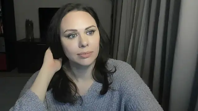 Snapshot of MollyCheiz chatting on December 18, 2025, 4:46 pm MollyCheiz online show from December 18, 2025, 4:46 pm