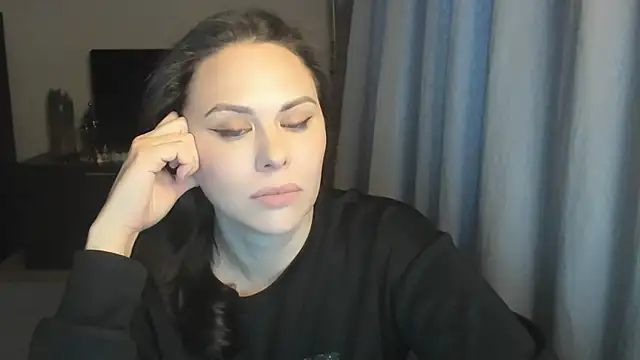 MollyCheiz online show from January 13, 2026, 1:16 pm