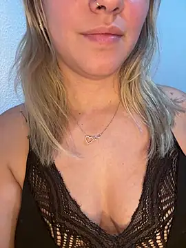 Snapshot of cheylm chatting on December 12, 2024, 4:04 am cheylm online show from December 12, 2024, 4:04 am