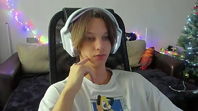 Ostin meow online show from December 2, 2025, 8:30 am