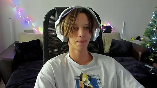 Ostin meow online show from December 3, 2025, 7:38 am