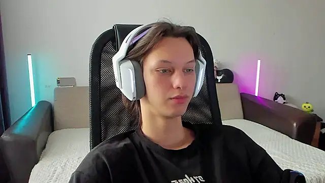 Ostin meow online show from February 17, 2026, 8:55 am