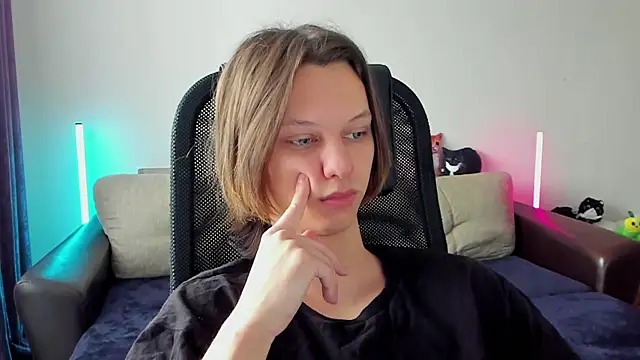 Ostin meow online show from April 5, 2026, 8:55 am