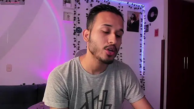 Raf brunette online show from March 9, 2025, 12:20 pm