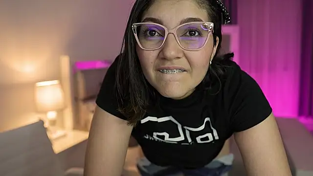 Camilaa bueno online show from January 12, 2025, 12:49 am