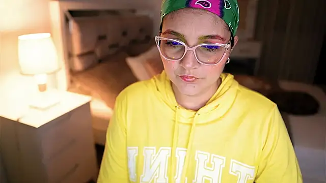 Camilaa bueno online show from October 10, 2025, 12:20 am