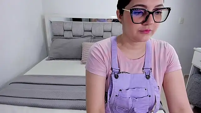 Snapshot of Camilaa_bueno chatting on July 13, 2026, 11:18 pm Camilaa bueno online show from July 13, 2026, 11:18 pm
