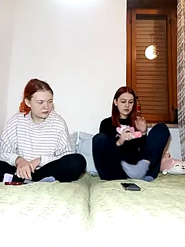 ella grays online show from November 12, 2025, 4:51 pm