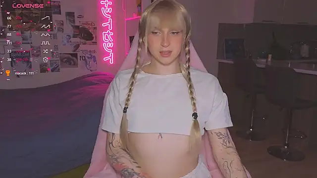 p1nkvenom online show from November 29, 2025, 8:39 am