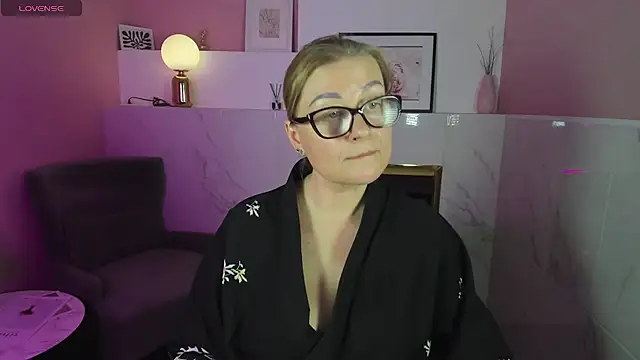 AlexandraKind online show from February 7, 2025, 12:09 am