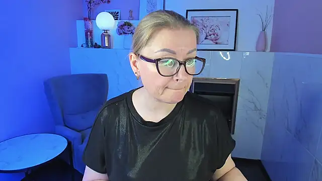 Snapshot of AlexandraKind chatting on March 15, 2025, 7:59 pm AlexandraKind online show from March 15, 2025, 7:59 pm