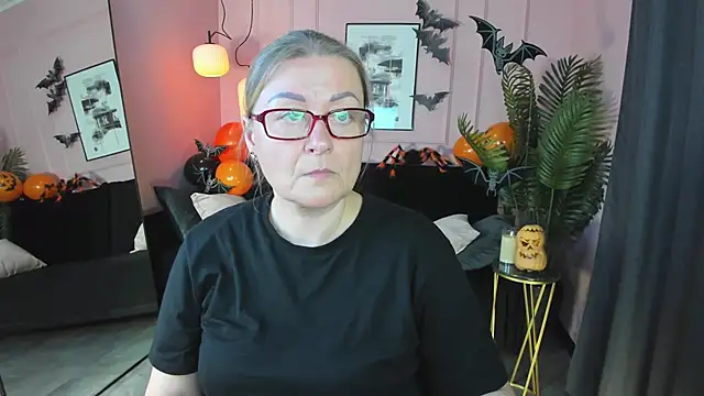 Snapshot of AlexandraKind chatting on October 31, 2025, 8:43 pm AlexandraKind online show from October 31, 2025, 8:43 pm