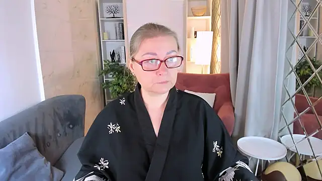 Snapshot of AlexandraKind chatting on November 15, 2025, 1:40 pm AlexandraKind online show from November 15, 2025, 1:40 pm