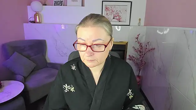 Snapshot of AlexandraKind chatting on November 24, 2025, 8:41 pm AlexandraKind online show from November 24, 2025, 8:41 pm