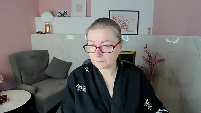 Snapshot of AlexandraKind chatting on December 2, 2025, 1:39 pm AlexandraKind online show from December 2, 2025, 1:39 pm