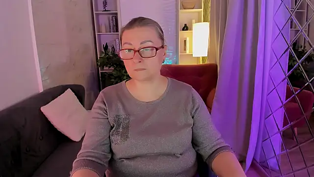 Snapshot of AlexandraKind chatting on December 4, 2025, 8:39 pm AlexandraKind online show from December 4, 2025, 8:39 pm