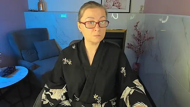 Snapshot of AlexandraKind chatting on December 5, 2025, 8:49 pm AlexandraKind online show from December 5, 2025, 8:49 pm