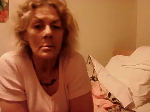 housewife shantie online show from April 8, 2026, 2:11 am