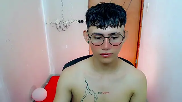 Snapshot of tanjiro_cute chatting on October 23, 2025, 8:13 am tanjiro cute online show from October 23, 2025, 8:13 am