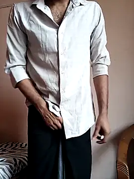 Vignesh3246 online show from October 27, 2025, 7:23 am