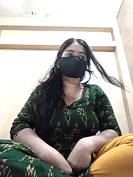 Magical Girl- online show from November 7, 2025, 3:17 am