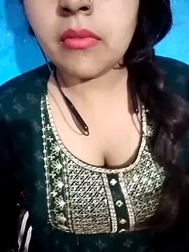 Snapshot of Love-Veronica chatting on May 1, 2026, 6:23 pm Love-Veronica online show from May 1, 2026, 6:23 pm