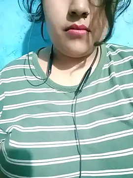 Snapshot of Love-Veronica chatting on July 1, 2026, 6:07 pm Love-Veronica online show from July 1, 2026, 6:07 pm