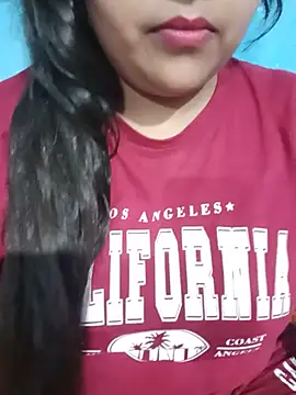 Snapshot of Love-Veronica chatting on July 3, 2026, 1:28 pm Love-Veronica online show from July 3, 2026, 1:28 pm