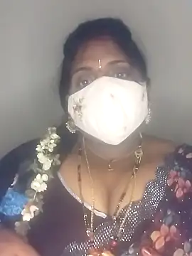 Snapshot of Sexy_Radhikaa chatting on February 16, 2025, 4:21 pm Sexy Radhikaa online show from February 16, 2025, 4:21 pm