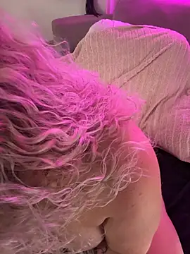 CurvyAnonymousGirl89 online show from October 19, 2025, 6:30 pm