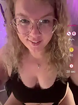 Snapshot of CurvyAnonymousGirl89 chatting on April 24, 2026, 5:54 am CurvyAnonymousGirl89 online show from April 24, 2026, 5:54 am