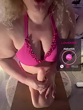 CurvyAnonymousGirl89 online show from July 10, 2026, 5:59 pm