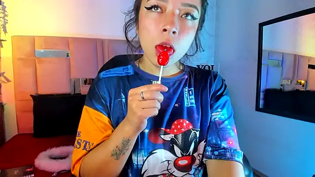 natacha  black  online show from February 20, 2025, 2:57 pm