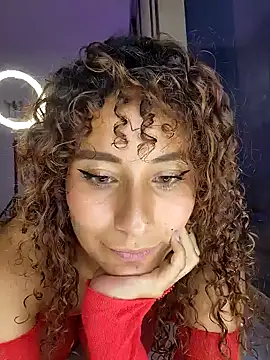 Snapshot of varenkaivanova_22 chatting on December 8, 2024, 11:03 am varenkaivanova 22 online show from December 8, 2024, 11:03 am