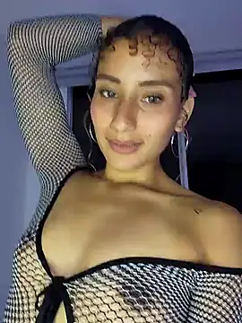 Snapshot of varenkaivanova_22 chatting on December 17, 2024, 6:45 am varenkaivanova 22 online show from December 17, 2024, 6:45 am