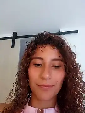 Snapshot of varenkaivanova_22 chatting on December 18, 2024, 7:36 am varenkaivanova 22 online show from December 18, 2024, 7:36 am