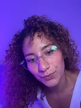 Snapshot of varenkaivanova_22 chatting on February 7, 2025, 12:06 pm varenkaivanova 22 online show from February 7, 2025, 12:06 pm